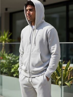 ALO Yoga Men's or women Light Gray Zip-Up Hoodie